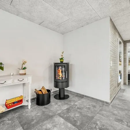 Elisabetha - 100m From The Sea By Interhome 度假居 *