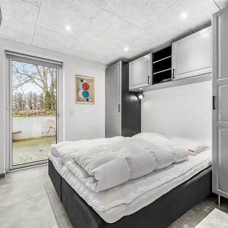 Elisabetha - 100m From The Sea By Interhome 度假居 *