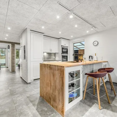 Elisabetha - 100m From The Sea By Interhome * 埃斯比约