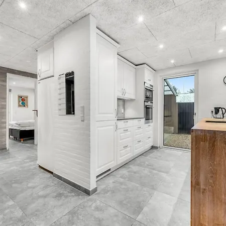 Elisabetha - 100m From The Sea By Interhome *