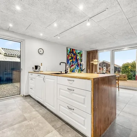 Elisabetha - 100m From The Sea By Interhome 度假居 *